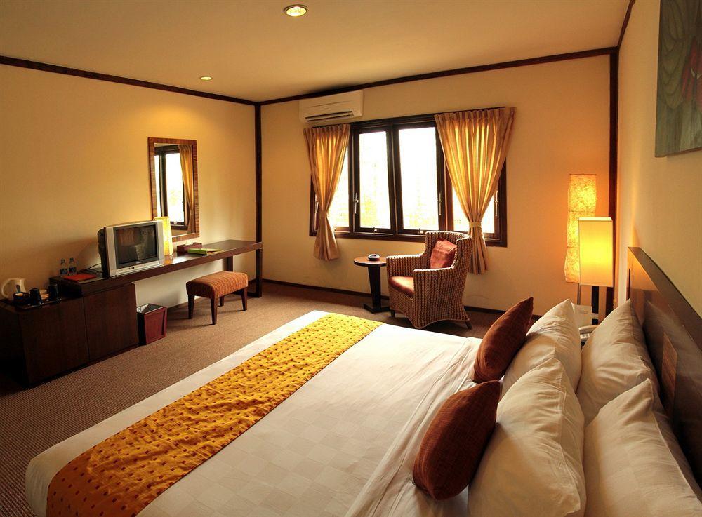 Gardenia Resort And Spa Pontianak Bagian luar foto